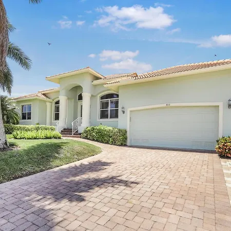 855 Banyan Court Villa